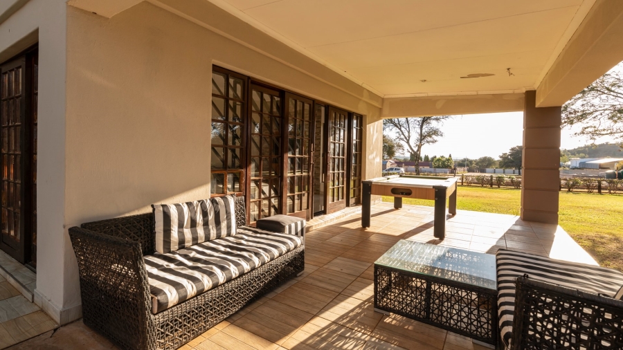 6 Bedroom Property for Sale in Wilkoppies North West